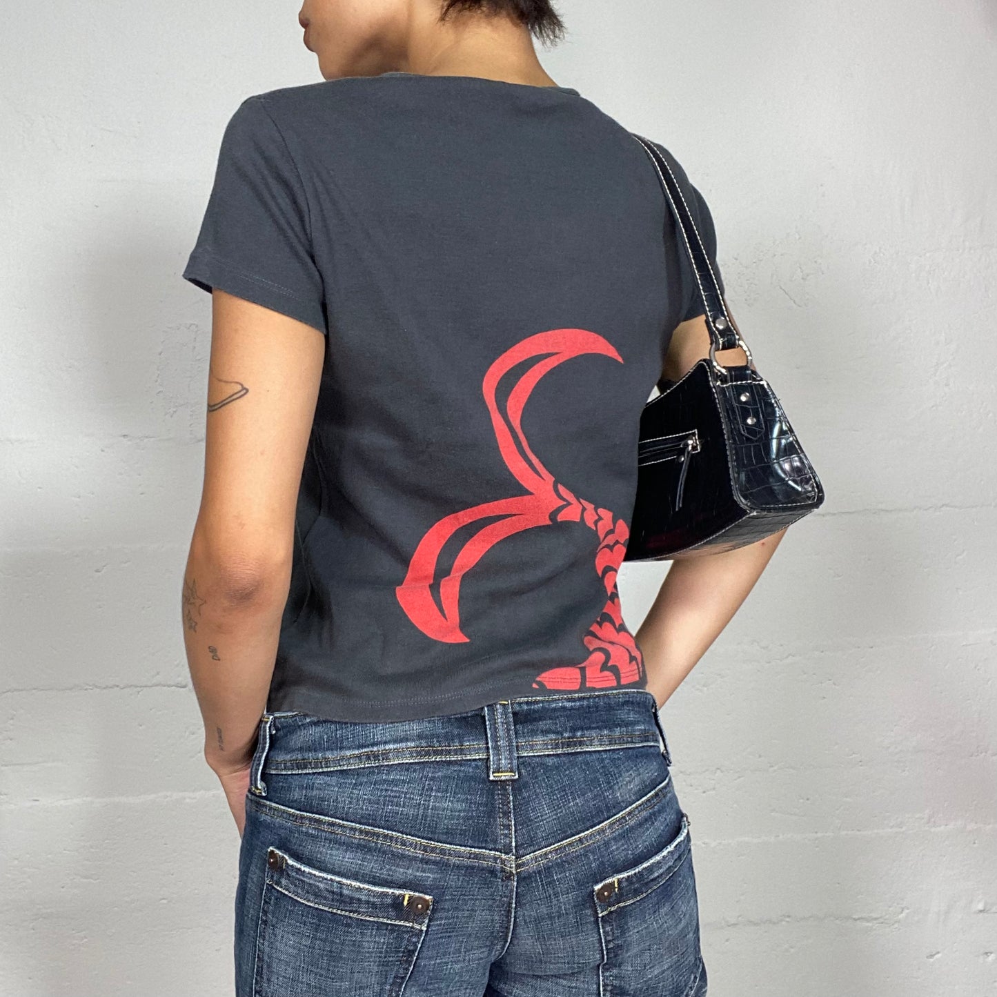 Vintage 2000's Downtown Girl Grey Top with Pink "Les Amours the Chachá" Siren Print (S/M)