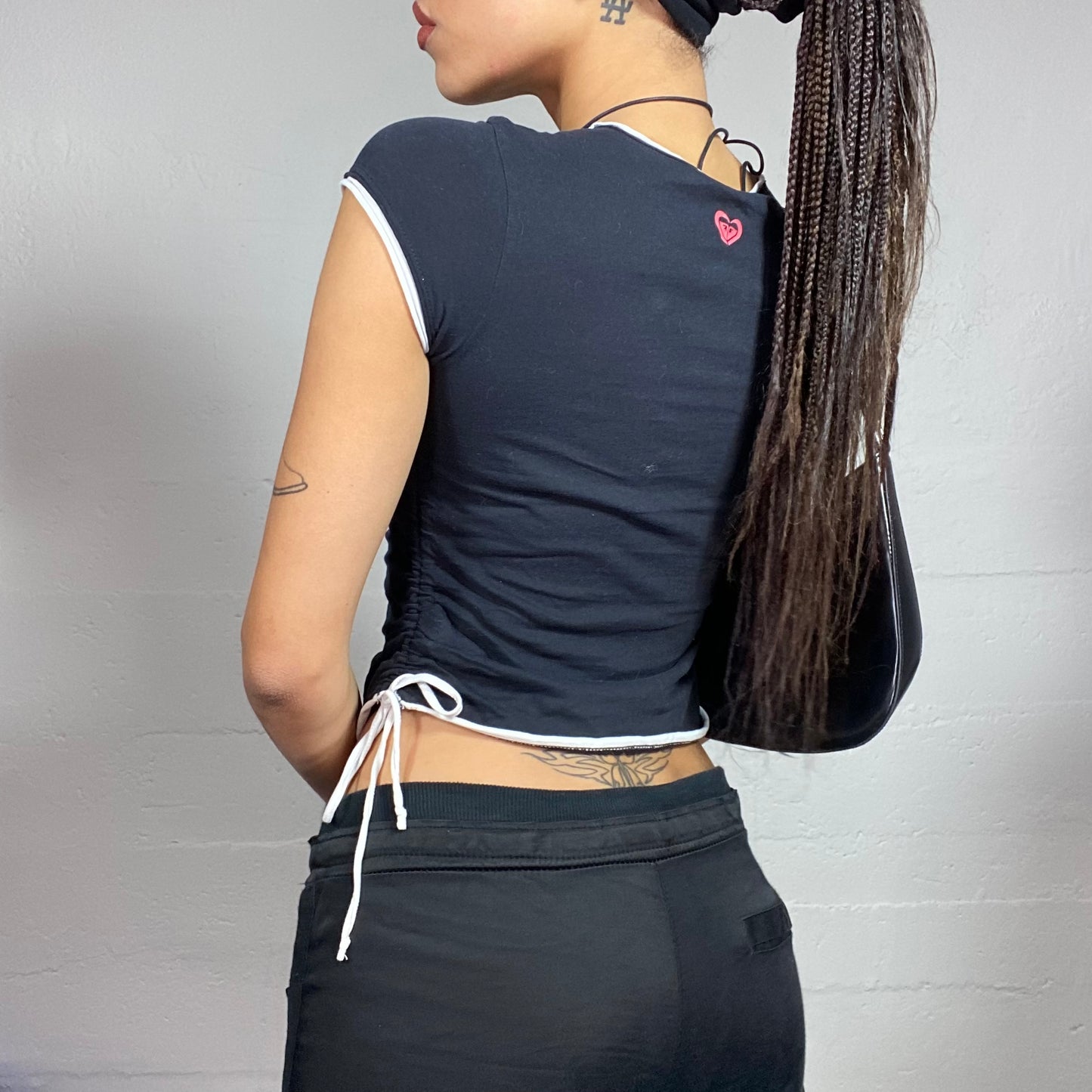 Vintage 2000's Roxy College Girl Black Cropped Top with Pink Logo Brand Print (S)