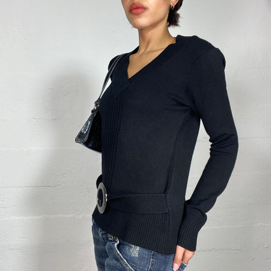 Vintage 2000's Bratz Black Pullover with Silver Round Buckle Belt Detail (M)