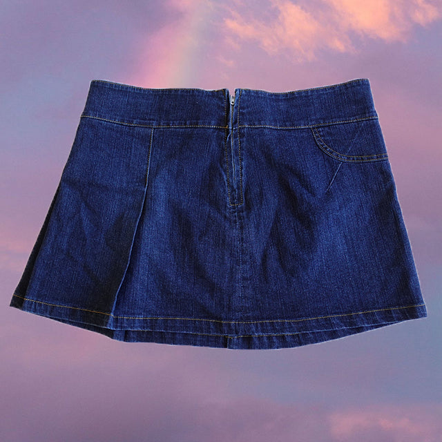 Vintage Y2K Denim Pleated Miniskirt with Buckle Detail (L)