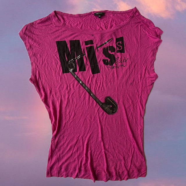 Vintage Y2K Miss Sixty Punk Safety Pin T-Shirt (XS/S/M) – Michelle