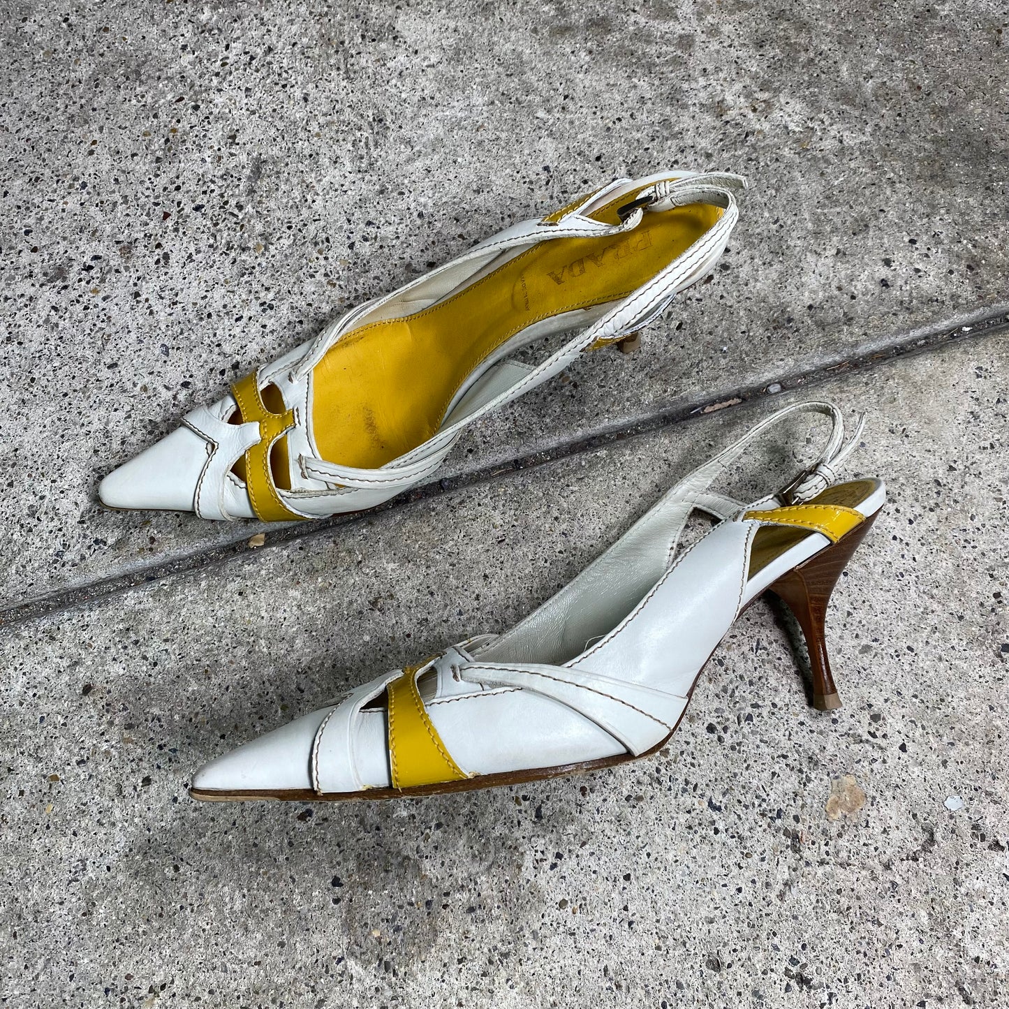 Vintage 2000's Archive Prada White and Yellow Pointed Kitten Heels (Size 39)