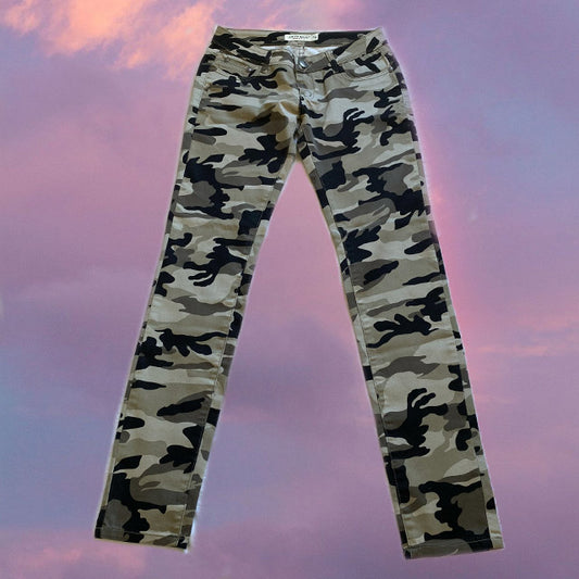Vintage Y2K Low Waist Camo Straight Leg Jeans (38 EU/UK 12)
