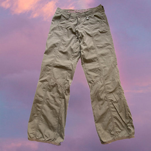 Vintage Y2K Low Waist Khaki Cargos (36 EU/UK 8)