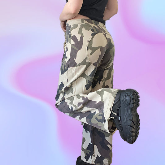 Vintage 90's Bratz Low Waisted Camo Baggy Pants