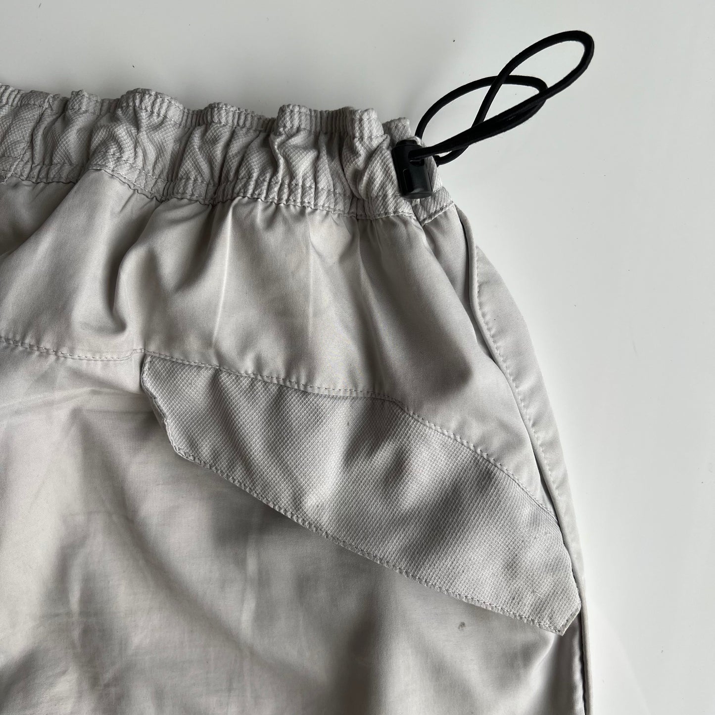 Vintage 90's Sporty Nike Light Gray Low Waist Baggy Trainer Pants with Toggle Waist (XS-S-M)