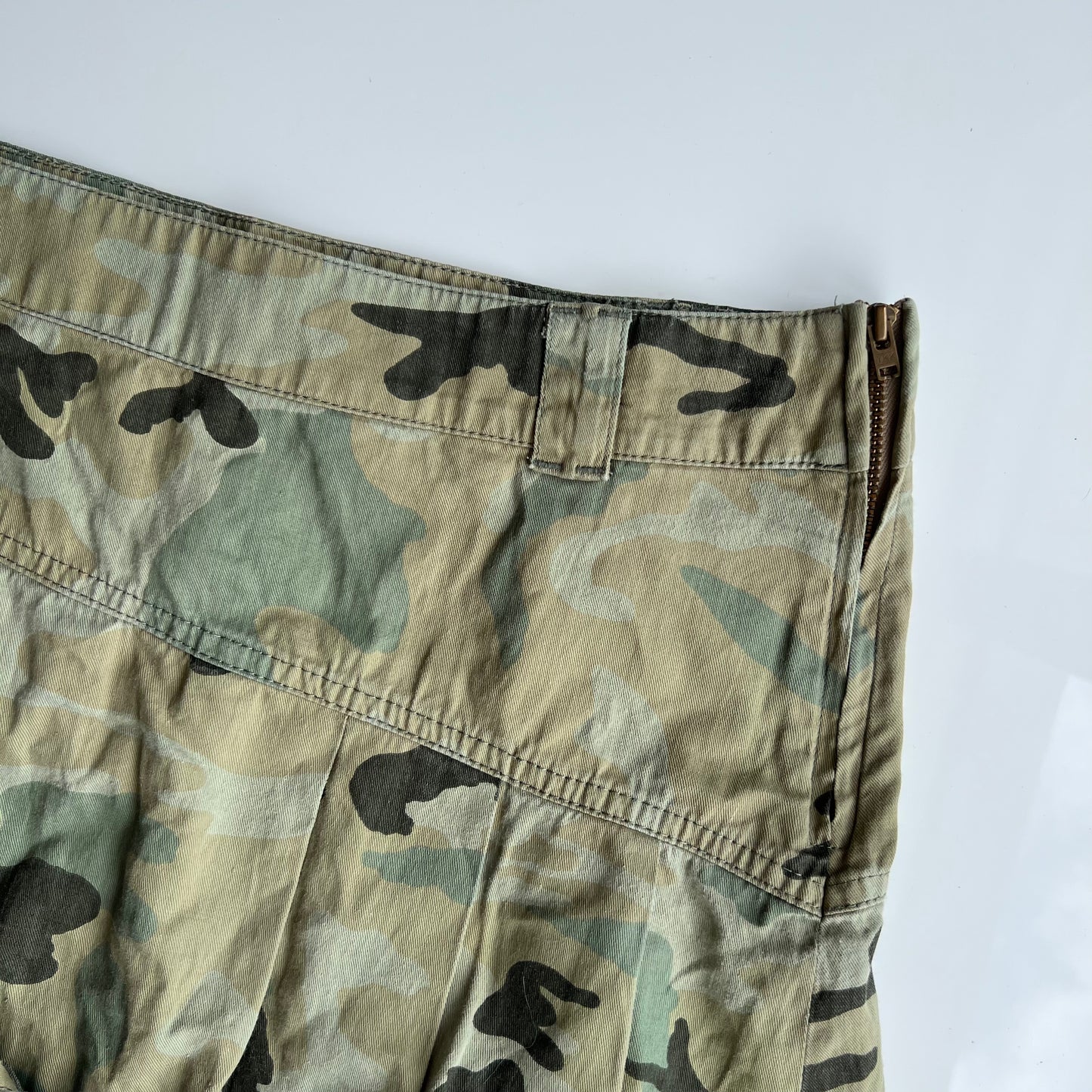 Vintage Y2K Camo Pleated Low Waist Mini Skirt (36 EU / UK 8 / US 4)