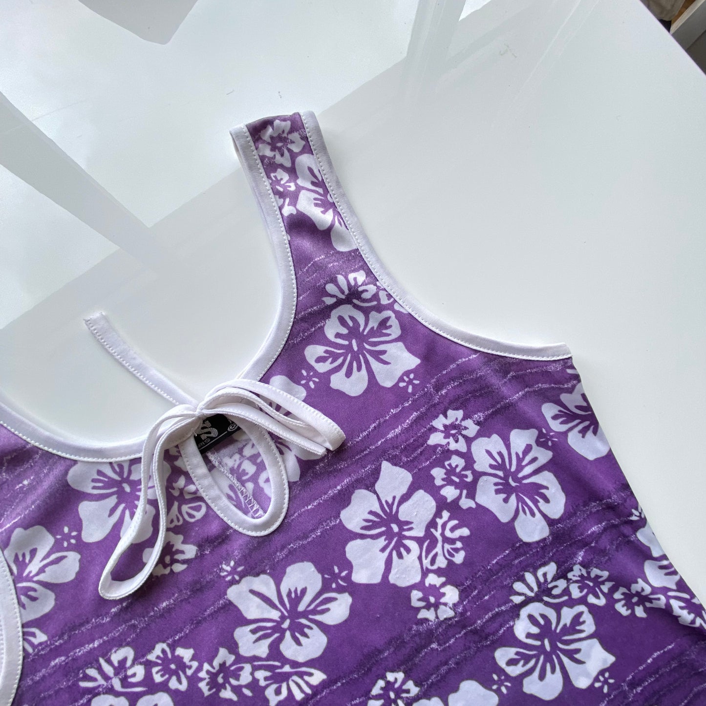 Vintage 90's Summer Holiday Purple Hibiscus Dress with Keyhole Detail (M)