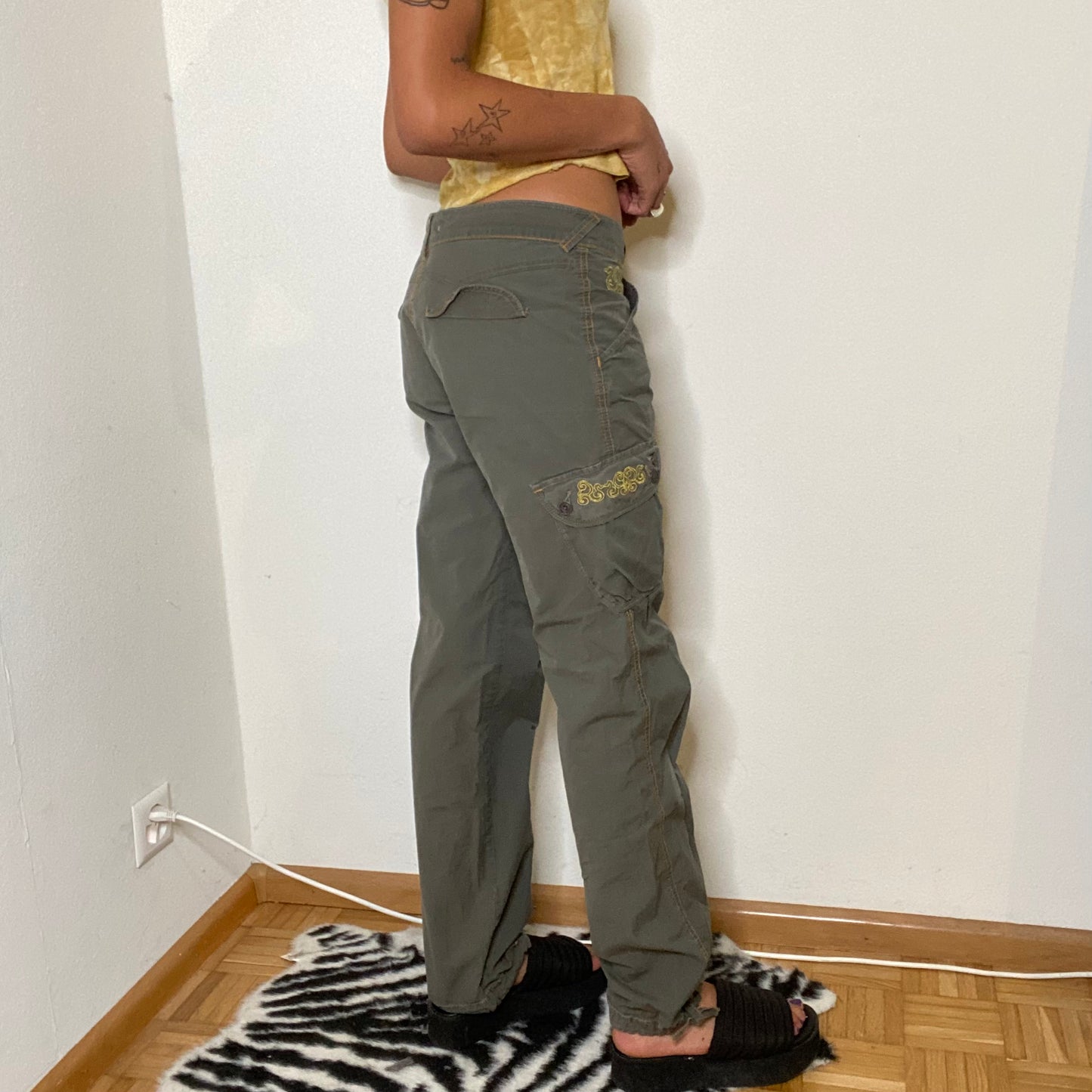 Vintage 90's Grunge Khaki Low Waist Cargo Pants with Orange Stitching (XS/S)
