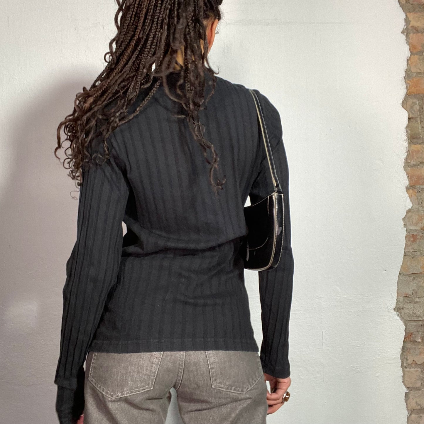 Vintage 90's Grunge Black Longsleeve with Writing Print (M)