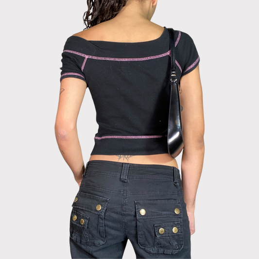 Vintage 2000's Sporty Black Off Shoulder Shirt with Pink Print and Stitching (S)
