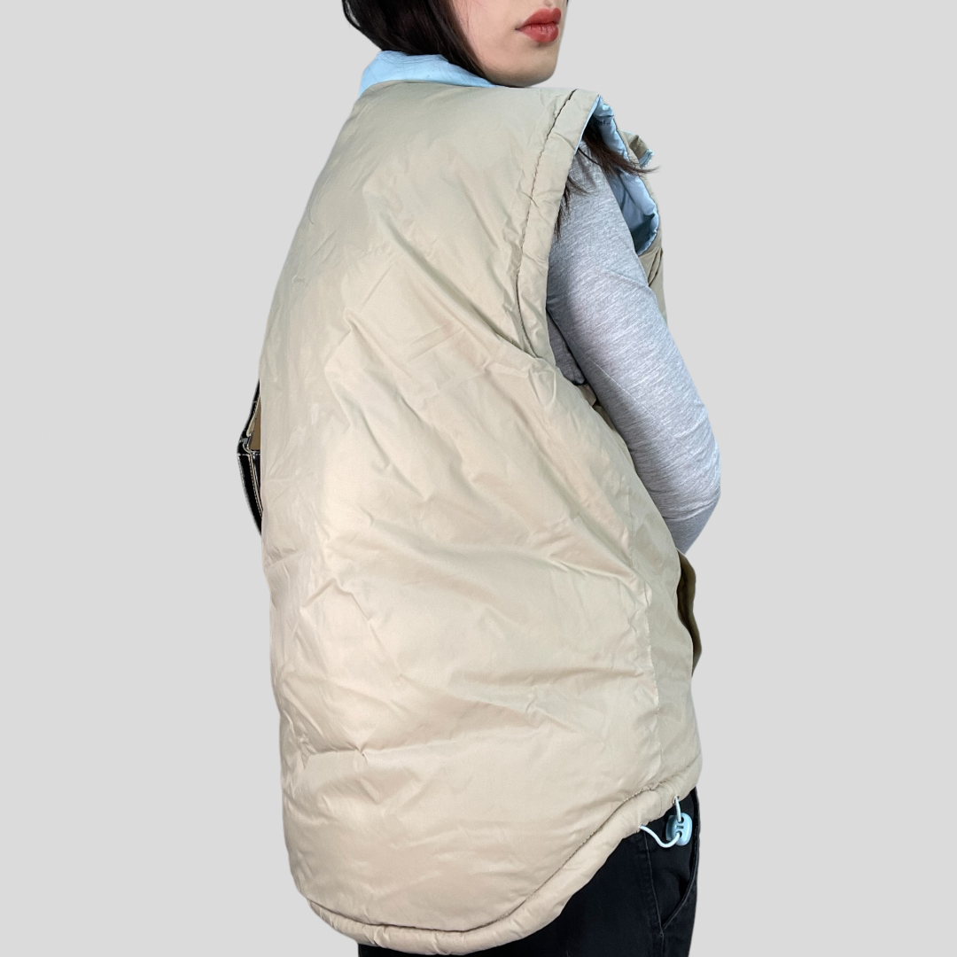 Vintage 90's Gilmore Girls Reversible Beige and Baby Blue Puffer Vest (L)