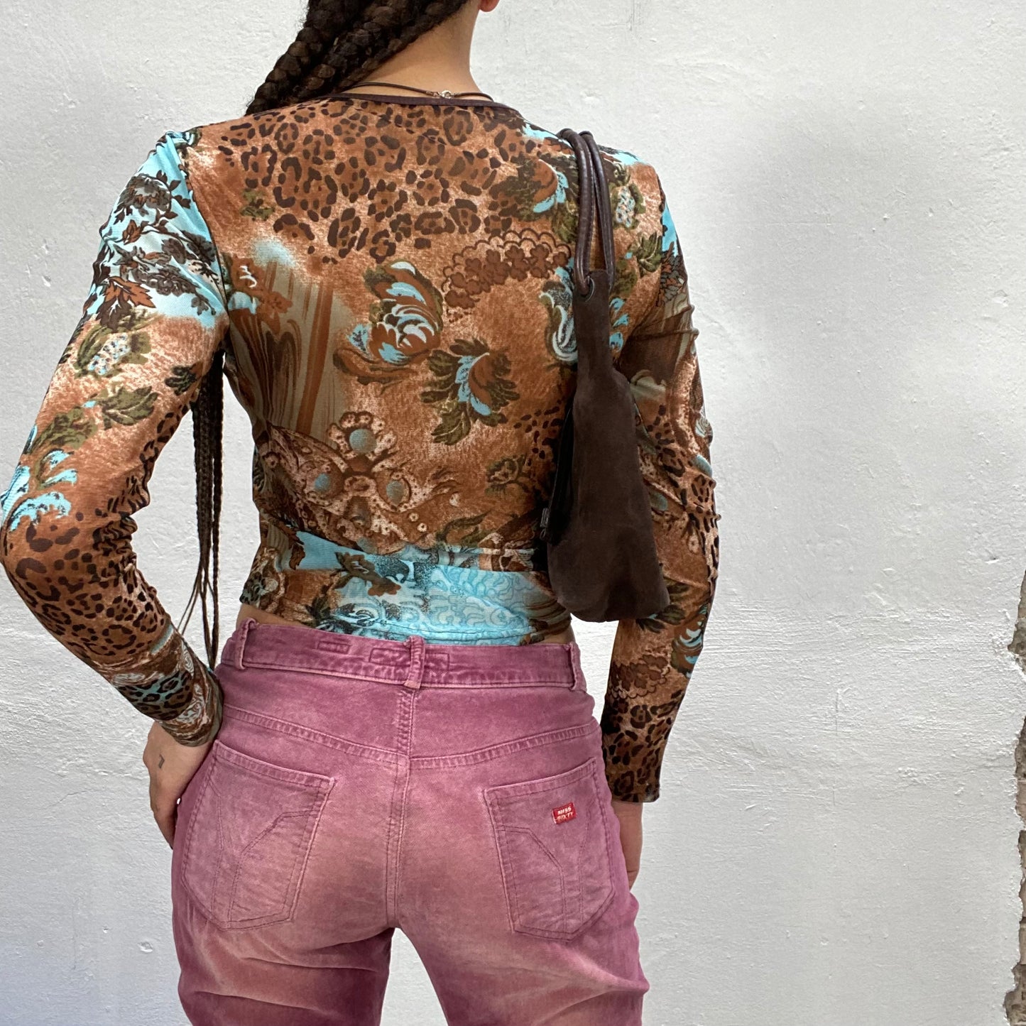 Vintage 2000's Indie Brown and Blue Longsleeve with Leo and Prnament Print (S)