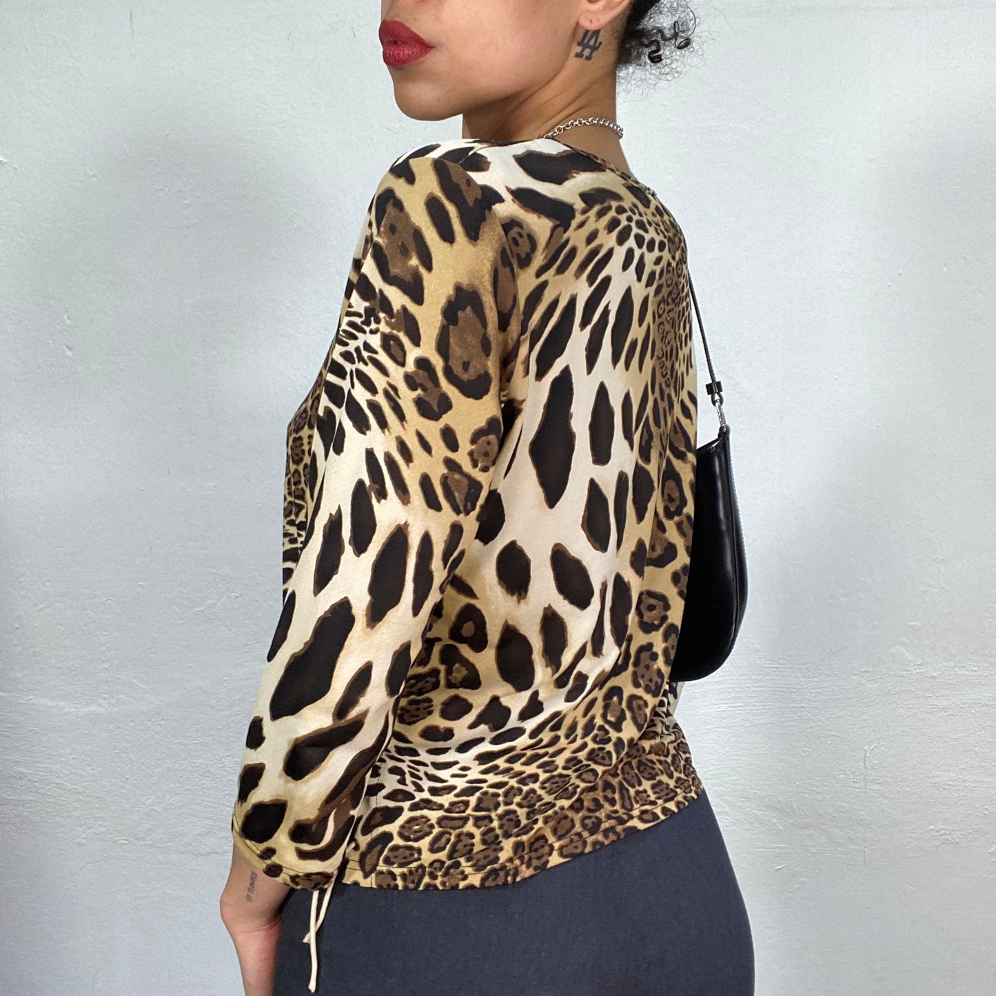 Vintage 2000's Leo Print Midi Sleeve Top (M/L)