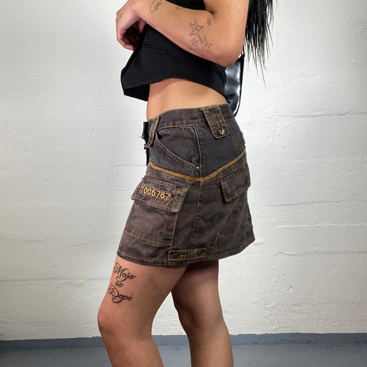 Vintage 2000's Skater Girl Brown Camo Print Button Up Denim Skirt (M)