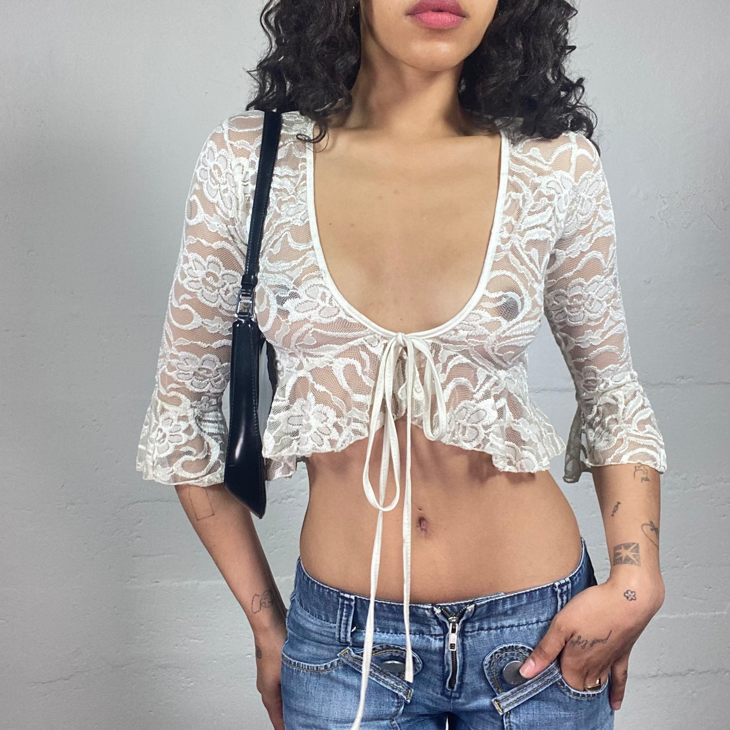 Vintage 2000's Romantic Lace Fabric White 2/4 Sleeve Middle Ribbon Bolero (M)