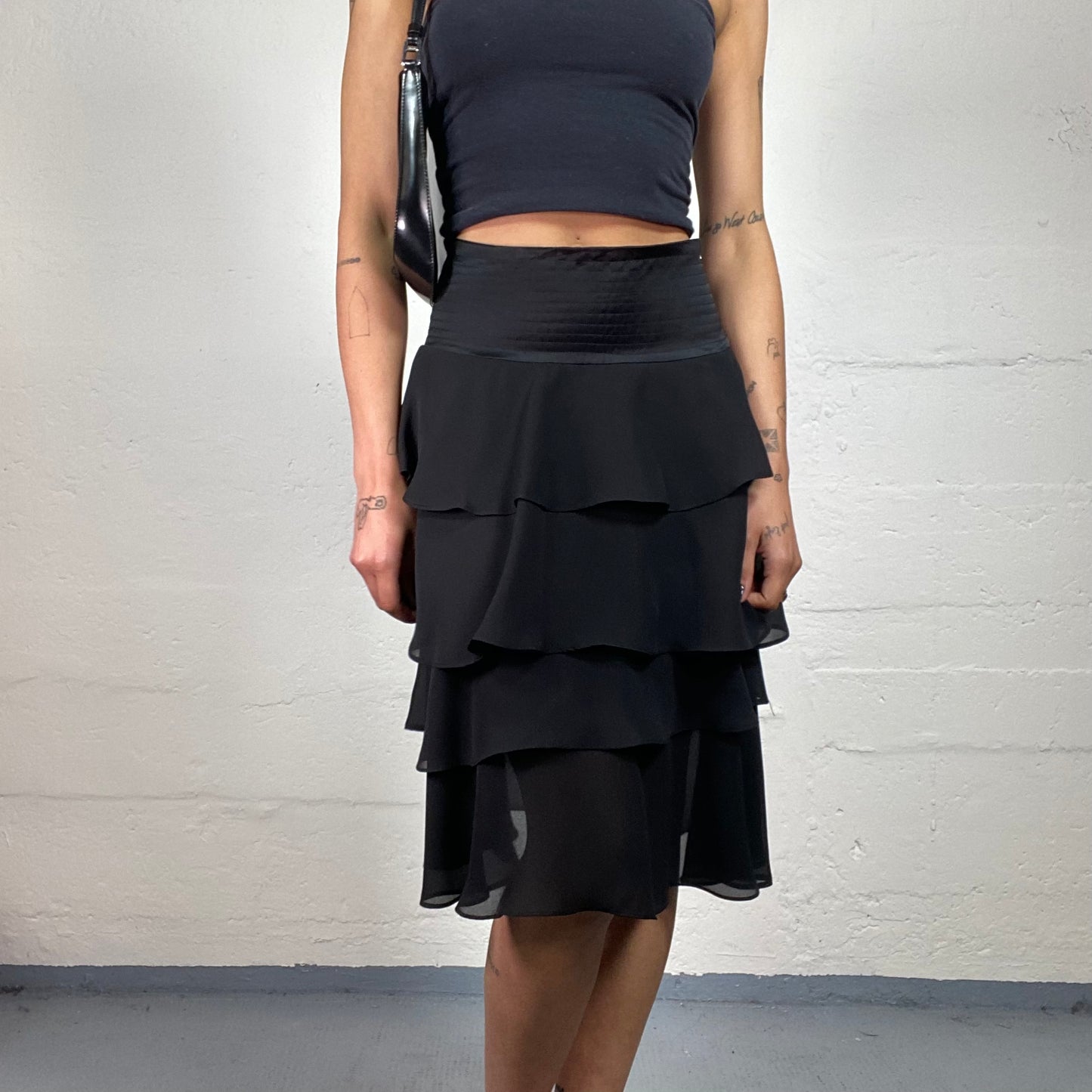 Vintage 2000's Dinner Out Layered Black Midi Skirt with Wide Waist Band (S)