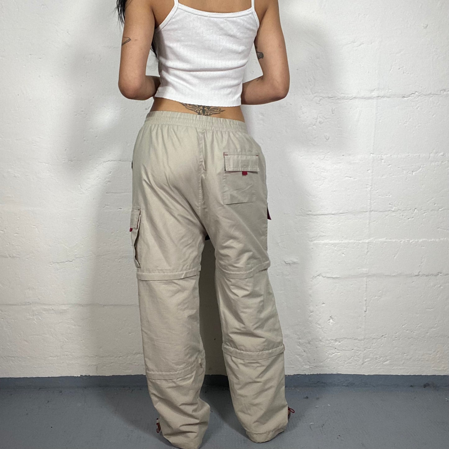 Vintage 2000's Hip-Hop Beige Baggy Cargo Pants with Big Pockets (M)