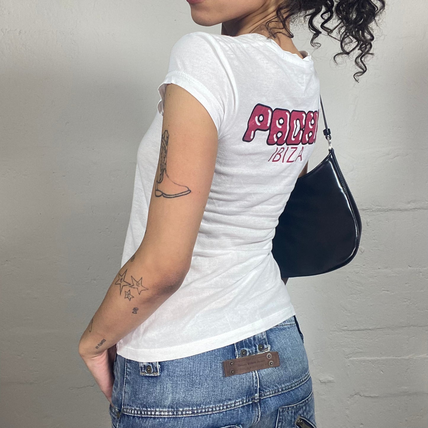 Vintage 2000's Casual White Tee with Cherry Print (XS)