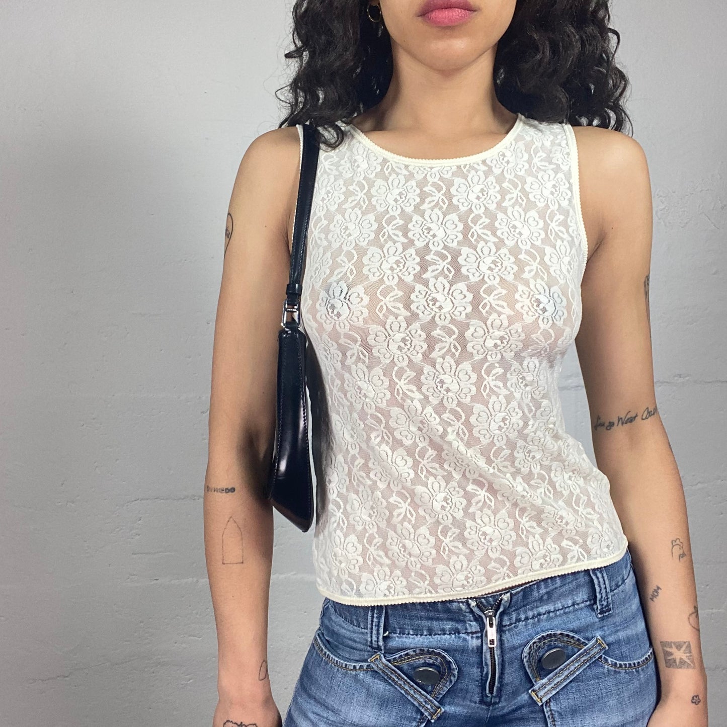 Vintage 2000's Romantic White Lace Fabric Tank Top (M)