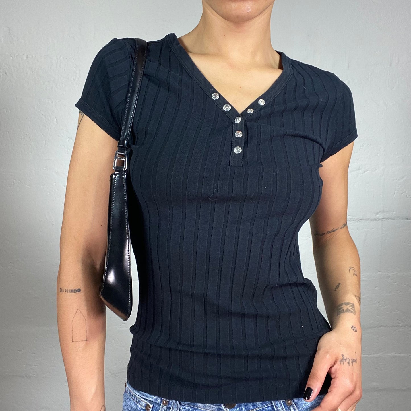 Vintage 2000's Casual Black Striped Jersey Button Up Collar T-Shirt (L)