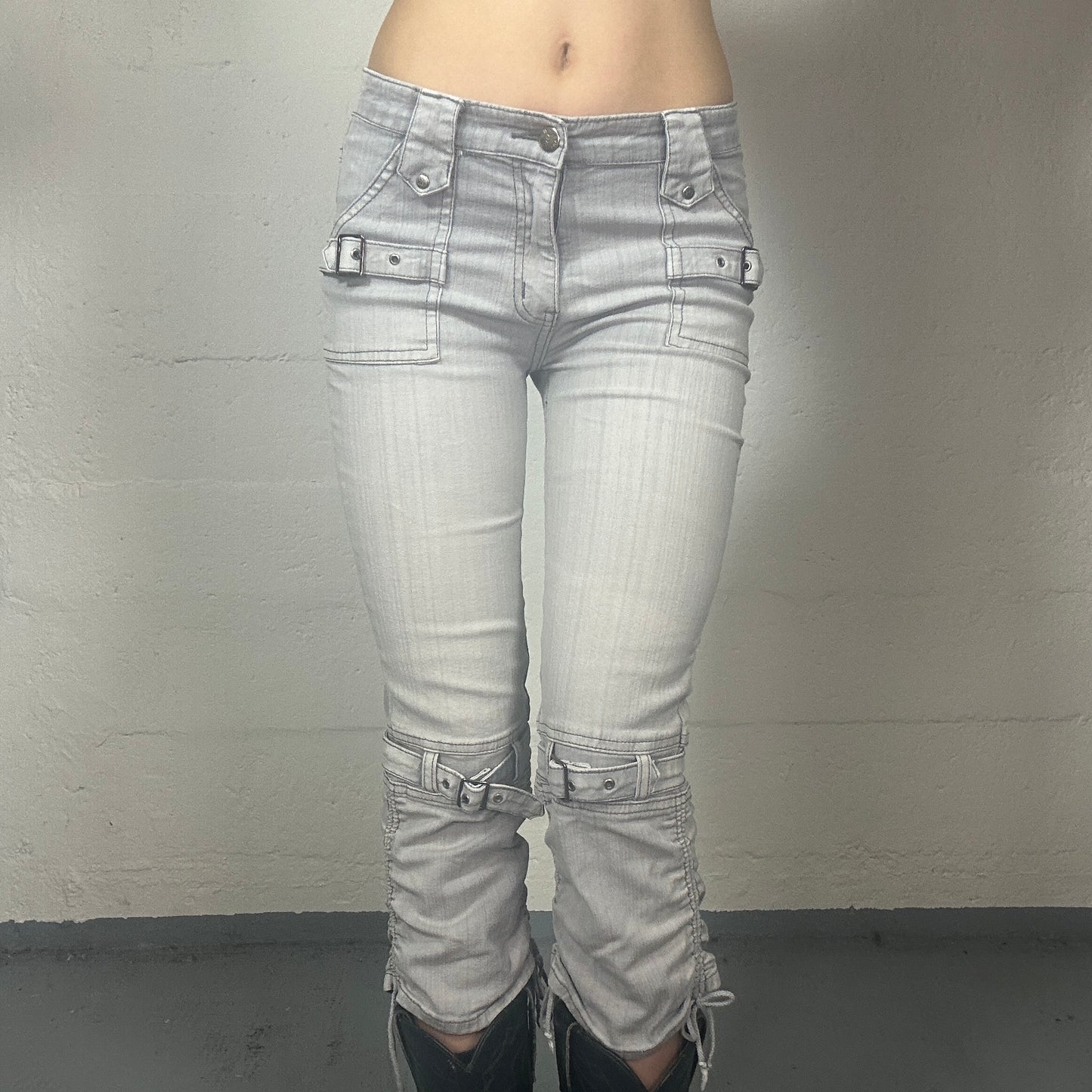 Vintage 2000’s Streetwear Denim Capri Pants with Buckle (S)