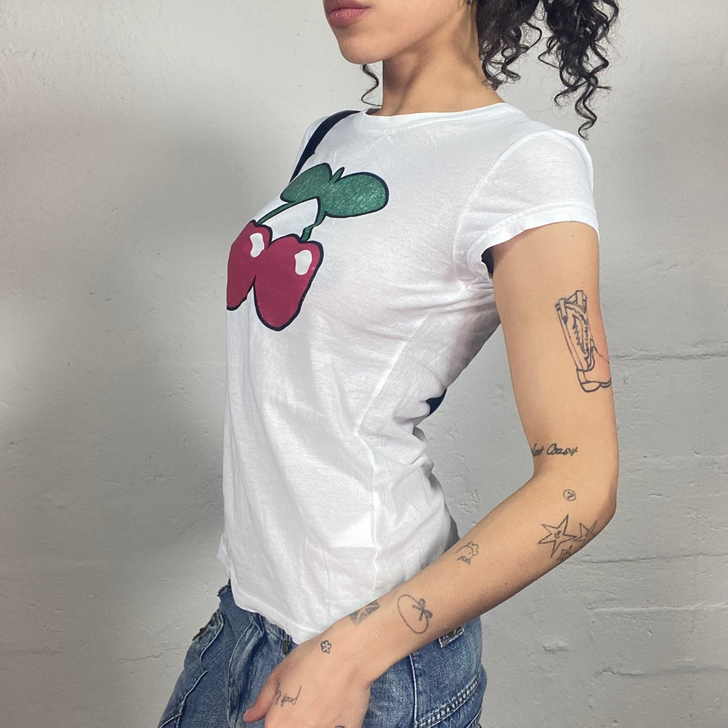 Vintage 2000's Casual White Tee with Cherry Print (XS)