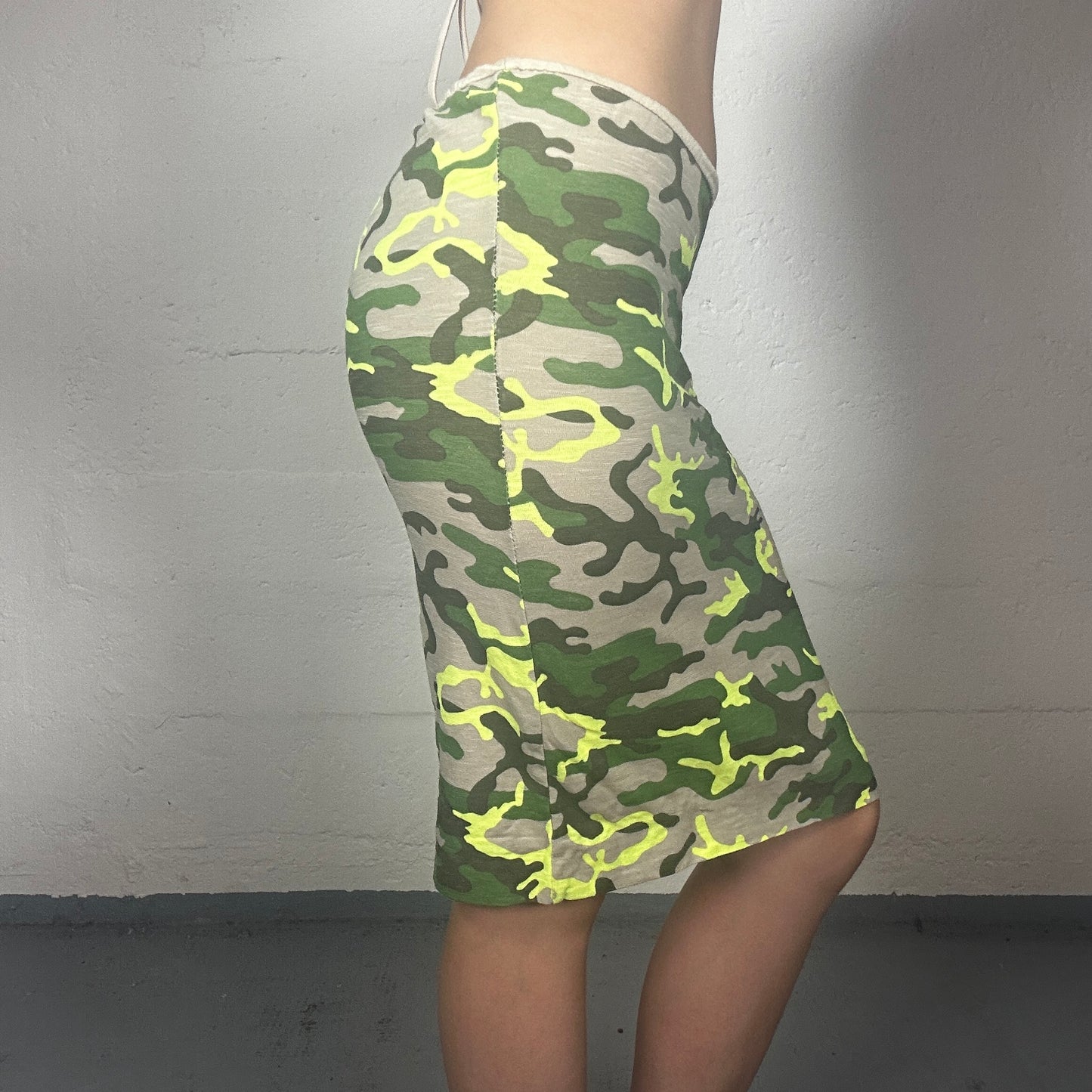 Vintage 2000’s Summer Midi Camouflage Slim Fitted Skirt (S)