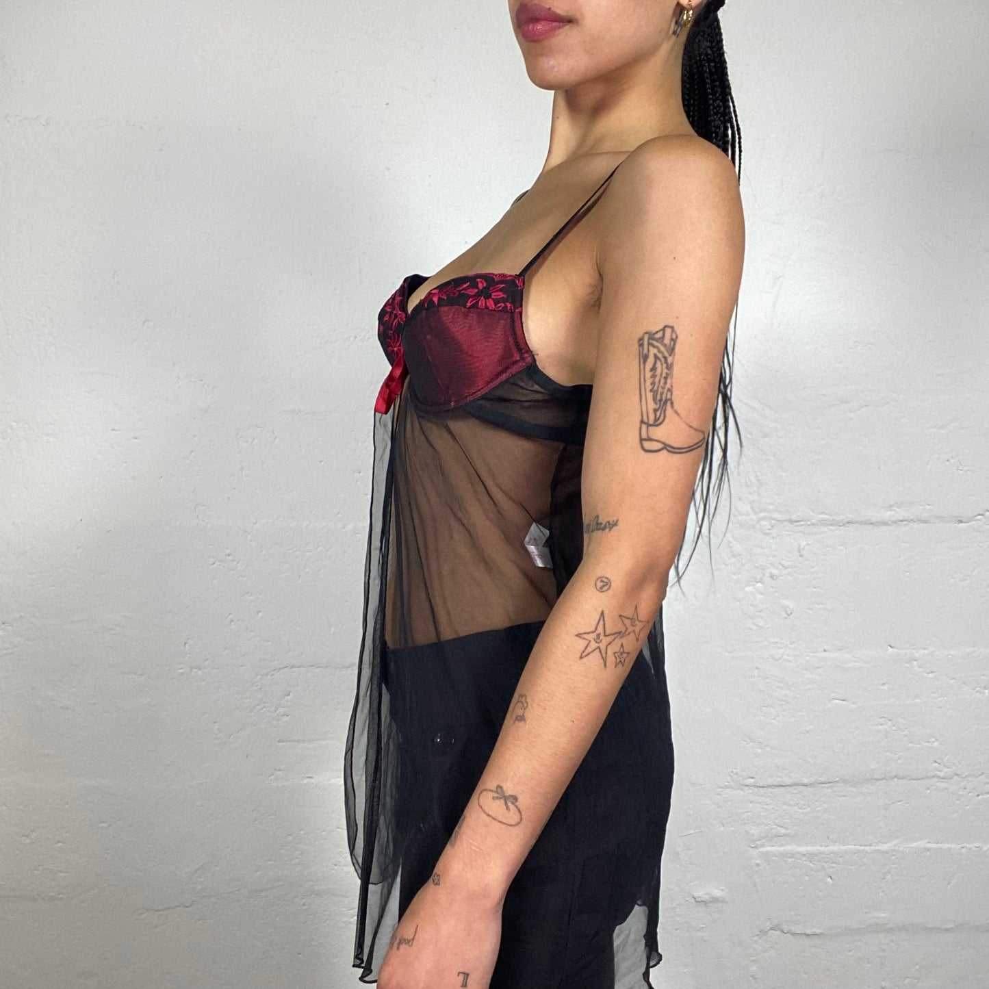 Vintage 2000's Romantic Lingerie Style Black Mesh Top with Red Lace Decorated Bra (M)