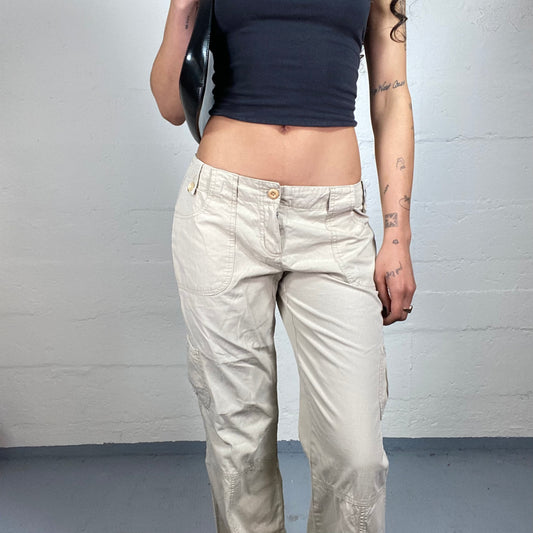 Vintage 2000's Skater Girl Beige Low Rise Lightly Flared Cargo Pants (M)