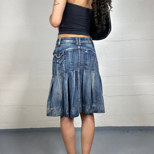 Vintage 2000's Downtown Girl Low Waisted Blue Denim Washed Out Pleated Midi Skirt (M)