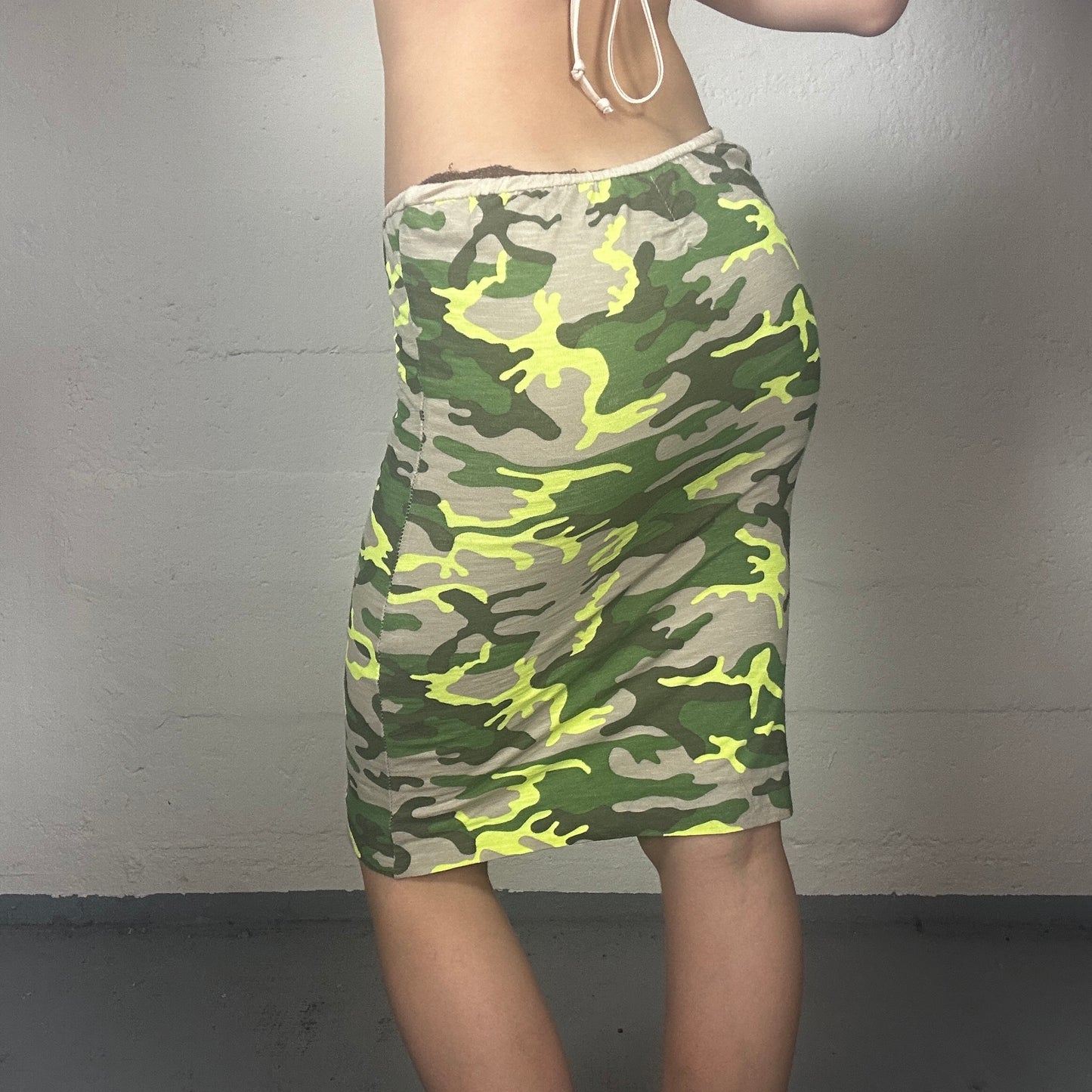 Vintage 2000’s Summer Midi Camouflage Slim Fitted Skirt (S)