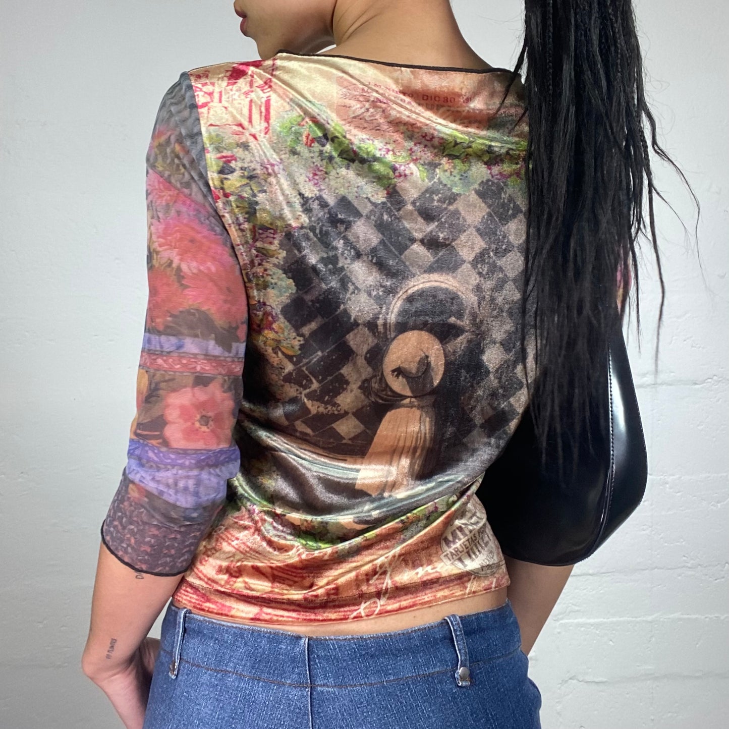 Vintage 2000's Downtown Girl Multicoloured Velour Painting Print 2/4 Sleeve V-Cut Top (M)