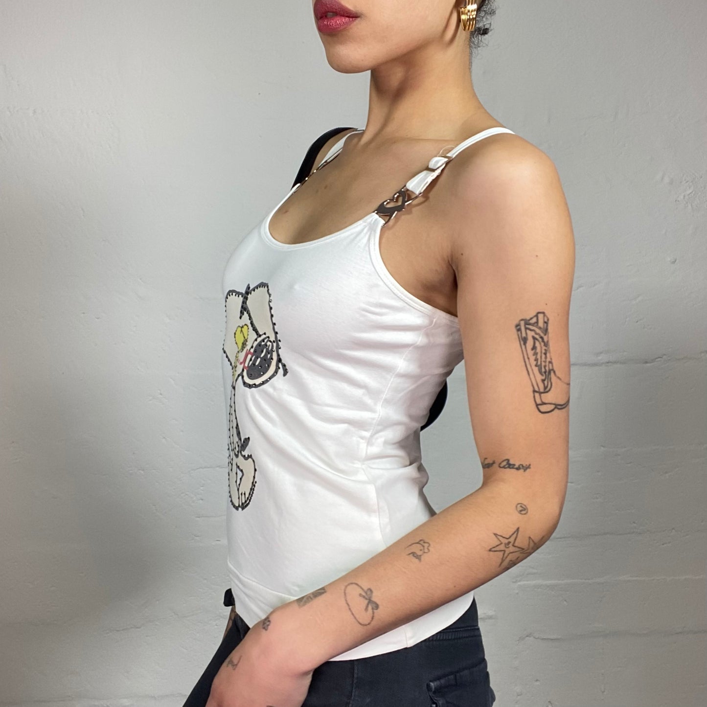 Vintage 2000's Fun White Summer Tank Top with Cartoon Print and Metal Details (L/XL)
