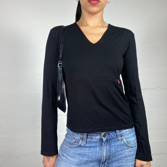 Vintage 2000's Skater Girl Black Longsleeve V-Cut Top (L)