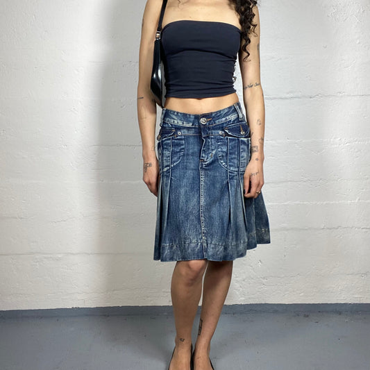 Vintage 2000's Downtown Girl Low Waisted Blue Denim Washed Out Pleated Midi Skirt (M)
