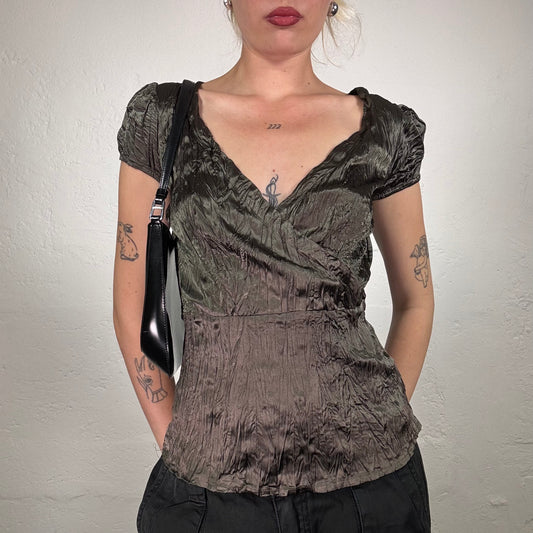 Vintage 2000's Office Girl Brown V-Neck Wrinkly Shirt (M)