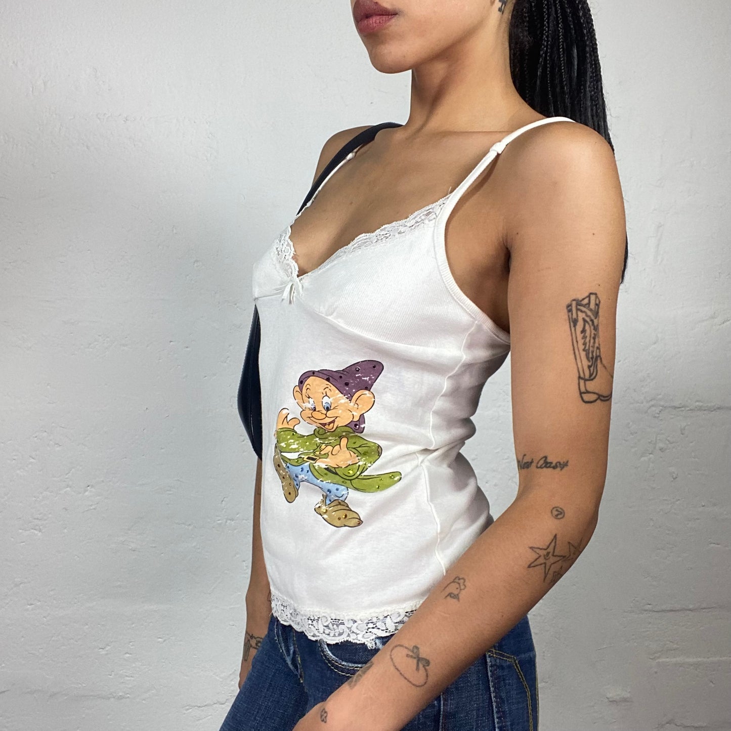 Vintage 2000's Summer Cute White Cami Top with Lace Decorated Trim and Snow White Cartoon Print (M)