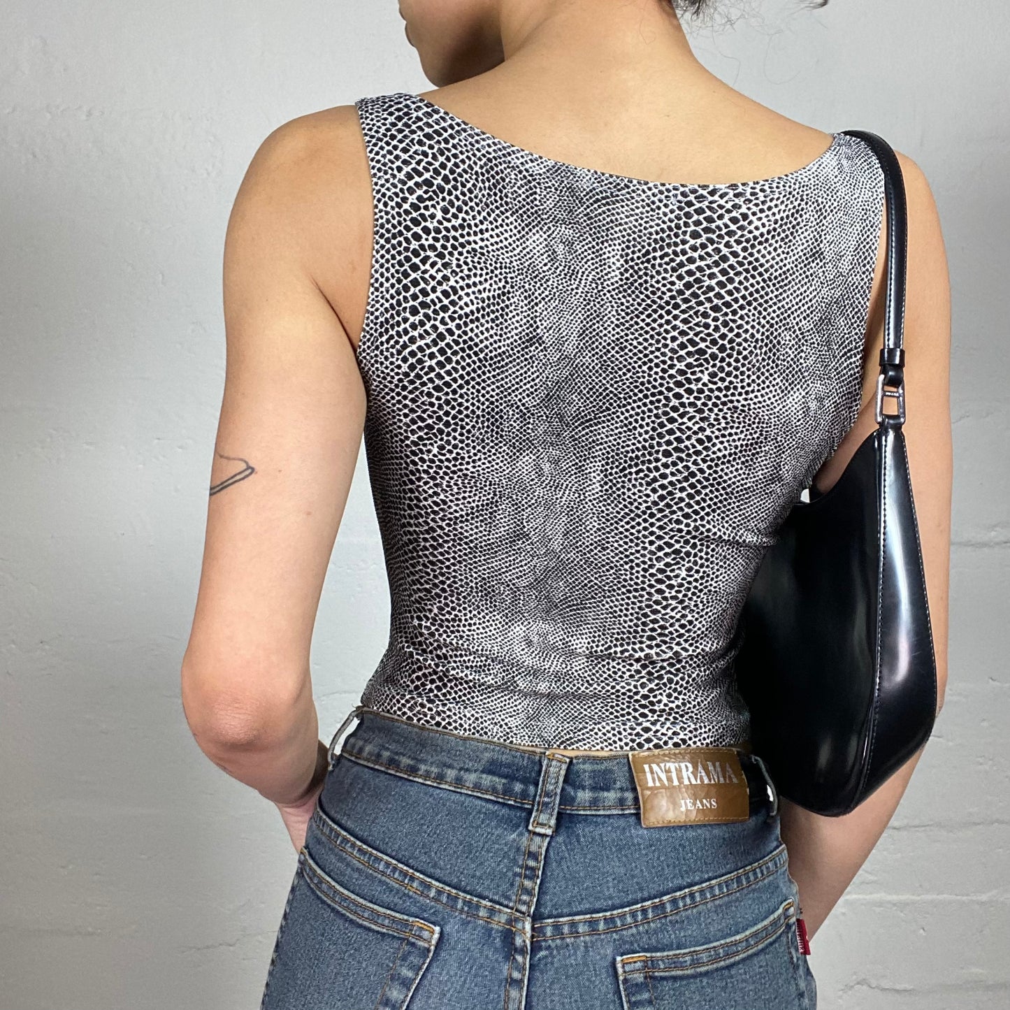 Vintage 2000's Downtown Girl Grey Tank Top with Black Snake Skin Print (S)