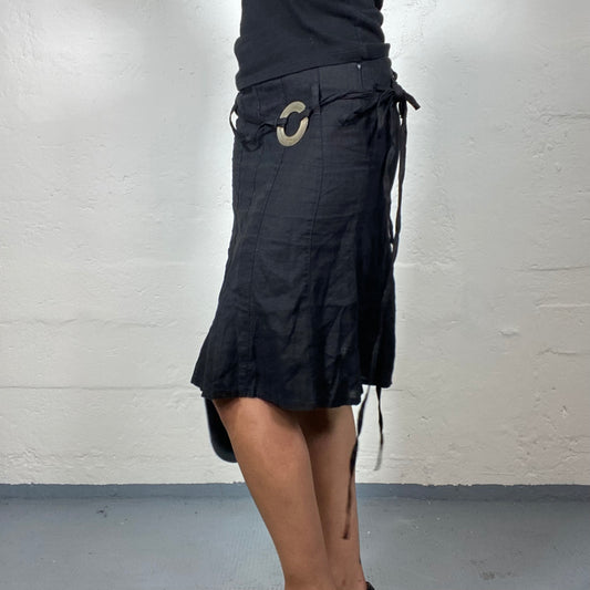 Vintage 2000's Dark Boho Black Knee Length Classy Skirt with Ring Detail (M)