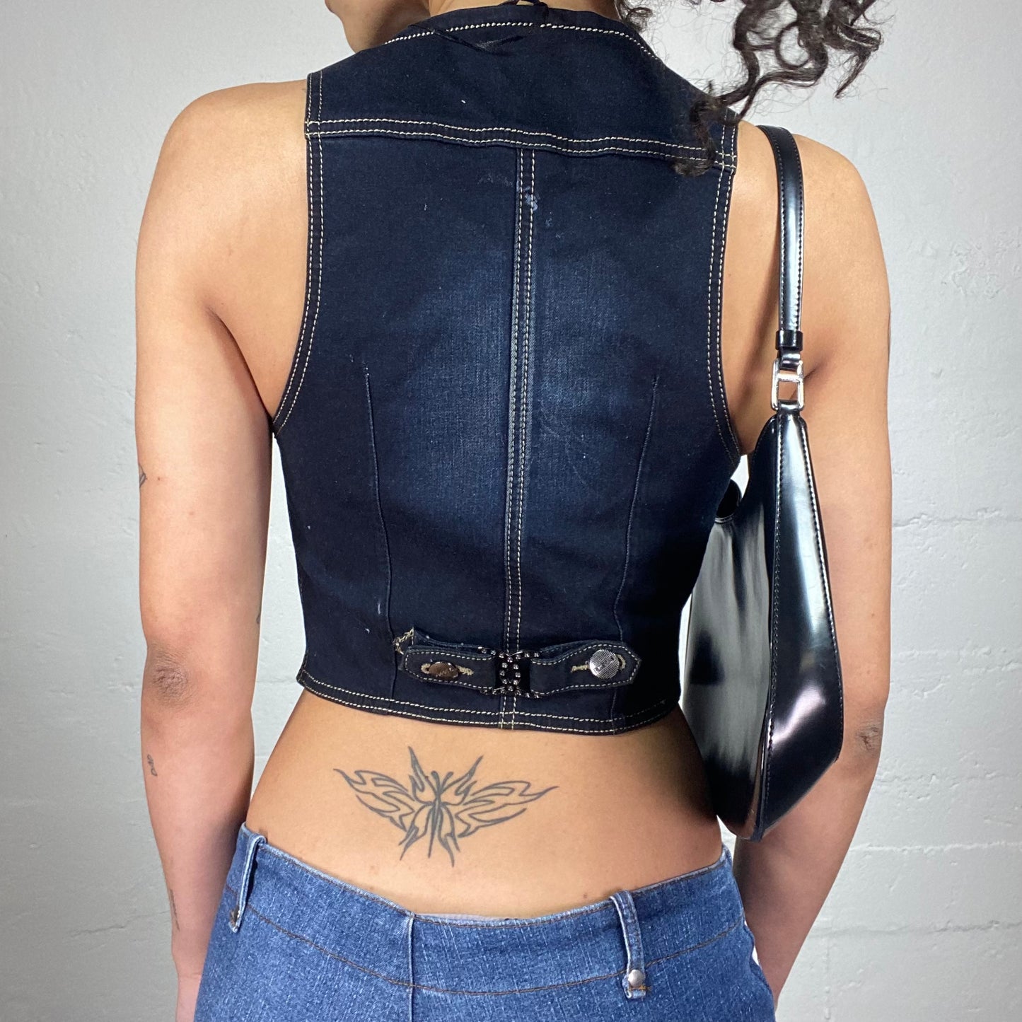 Vintage 2000's Xtina Dark Wash Out Denim Cropped Button Up Vest (M)