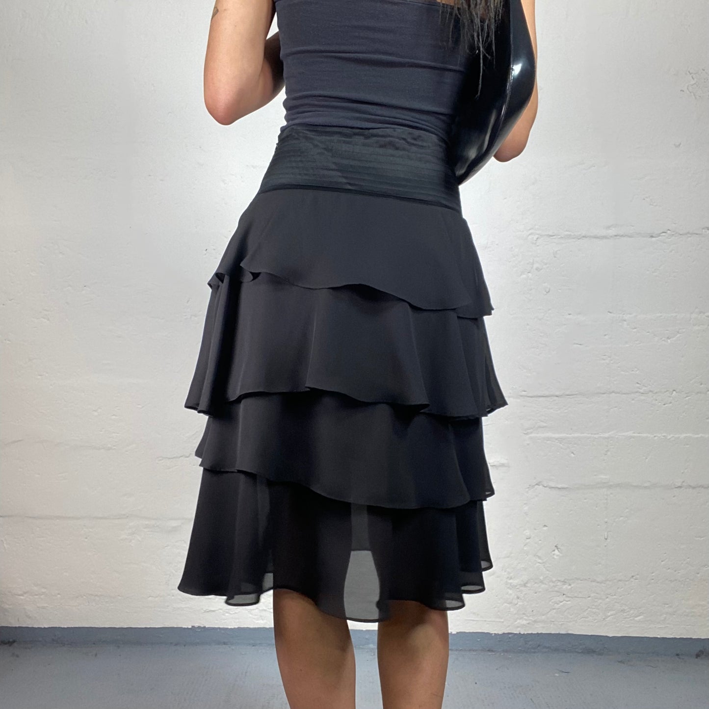 Vintage 2000's Dinner Out Layered Black Midi Skirt with Wide Waist Band (S)