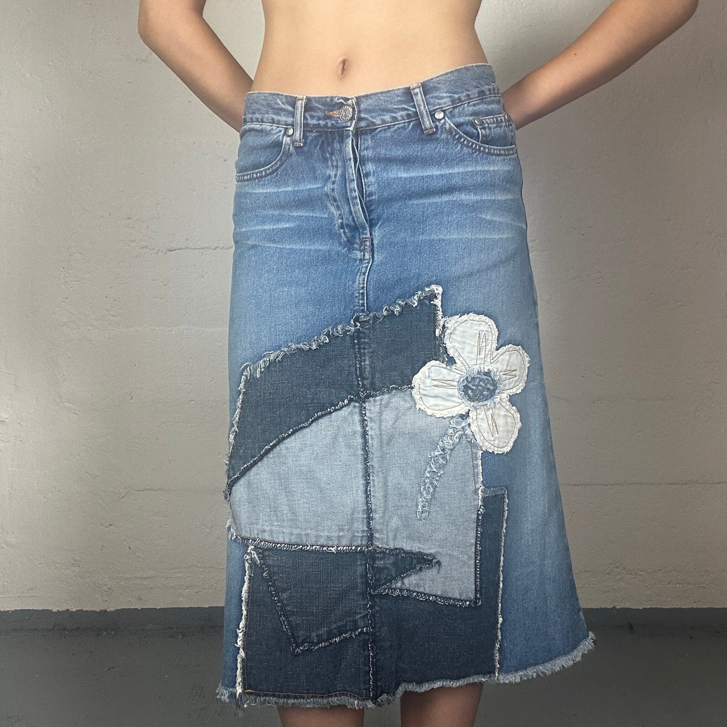 Vintage 2000’s Summer Midi Denim Skirt with Floral Patchwork Design (S)