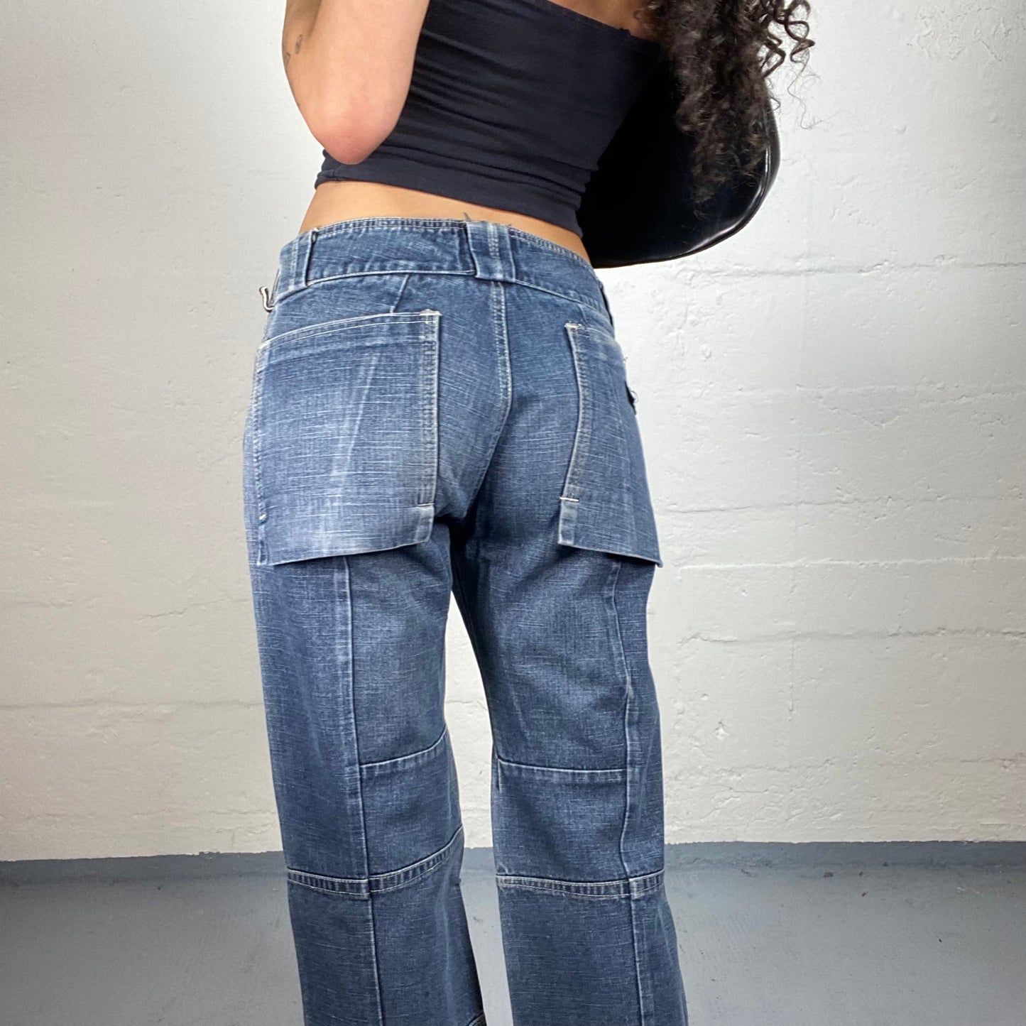 Vintage 2000's Downtown Girl Low Waisted Straight Cut Jeans with Overlapping Pockets (L)