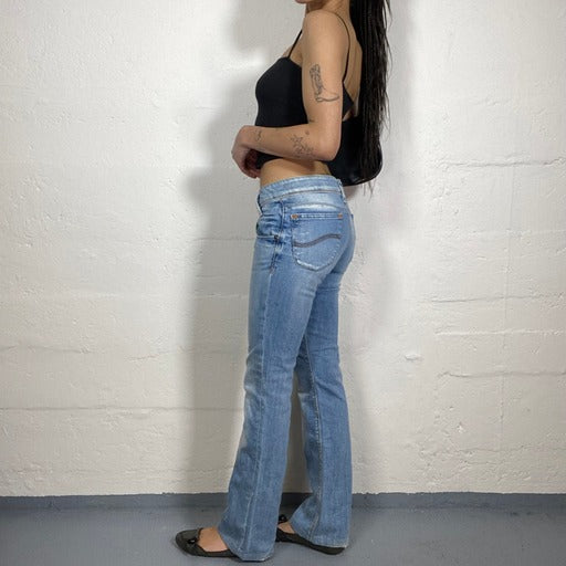 Vintage 90's Streetwear Light Washed Bootcut Low Waisted Jeans (S)