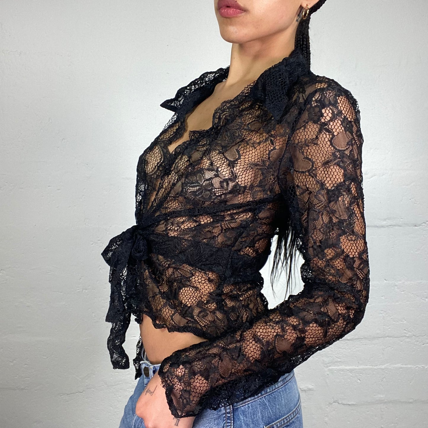 Vintage 2000's Romantic Lace Material See Through Longsleeve Waist Binding Top (S)