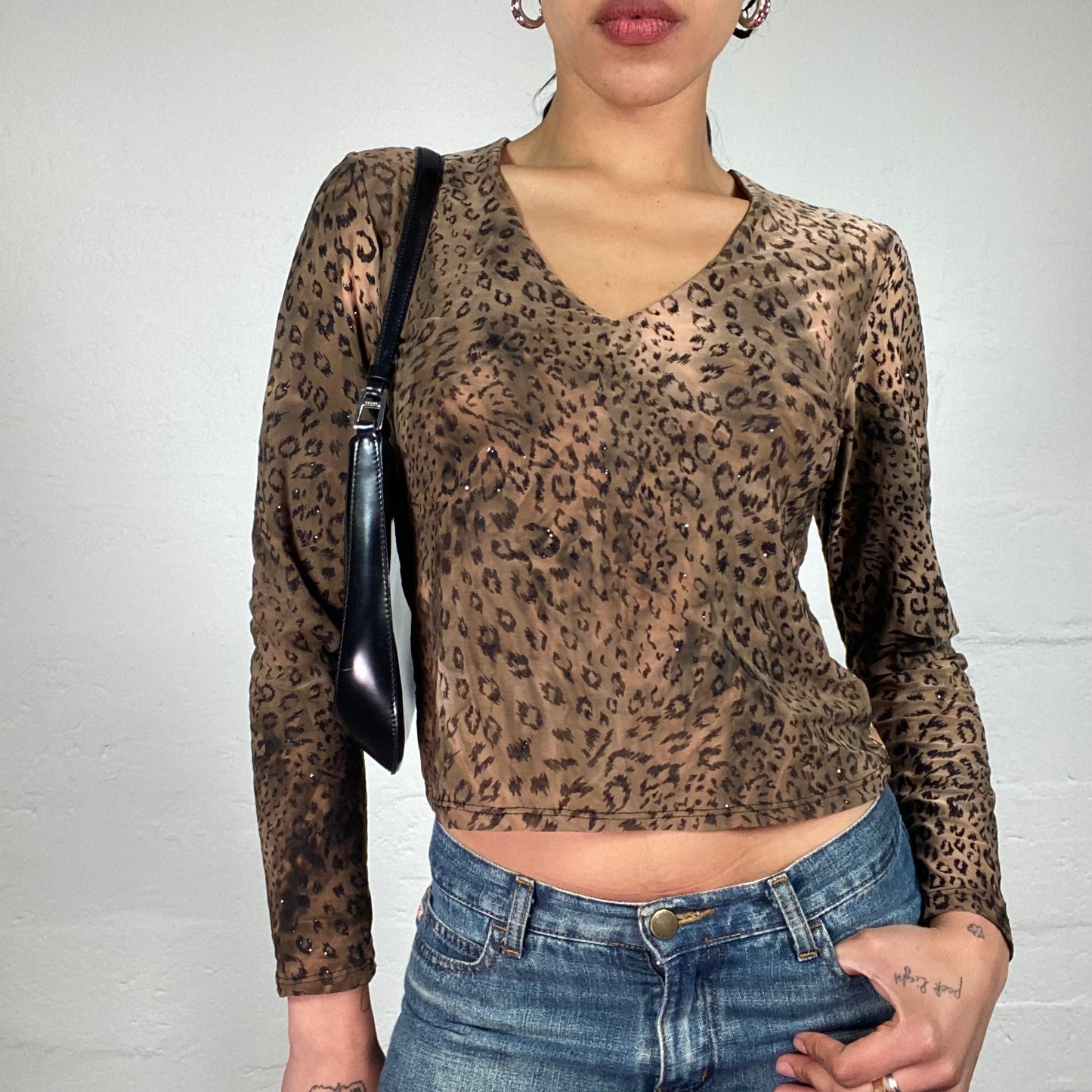 Vintage 2000's Downtown Girl Brown Longsleeve Leo Print V-Cut Top (M)