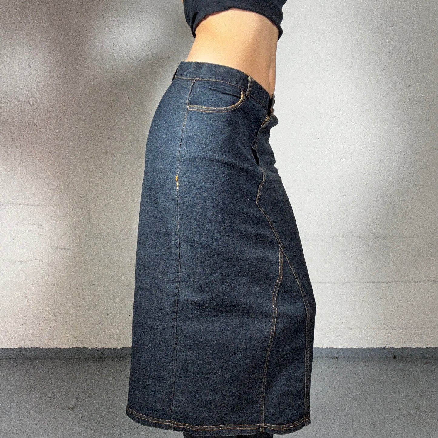 Vintage 2000's Cowgirl Black Midi Black Denim Skirt with Brown Stitching (M)