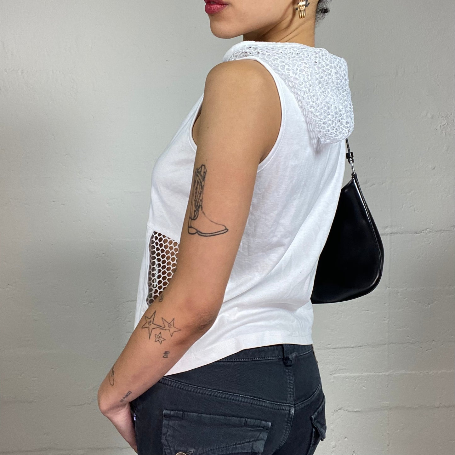 Vintage 2000's Hip-Hop Sleeveless Zip Up White Hooded Top with Mesh Detail (M)