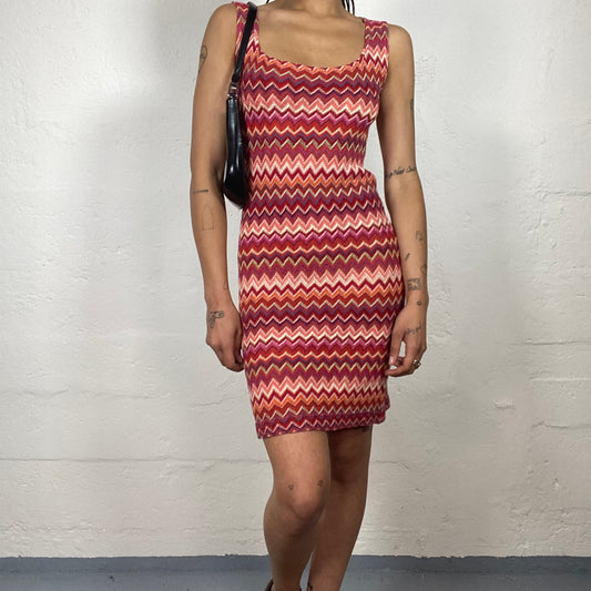 Vintage 2000’s Downtown Girl Slim Fit Red and Pink Toned Zigzag Printed Dress (S)